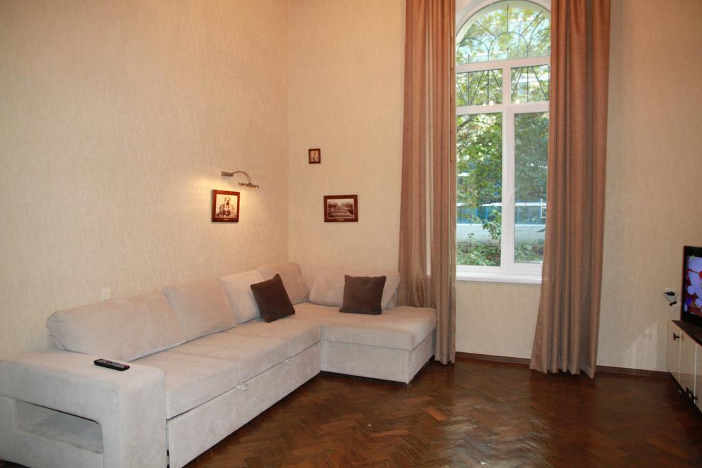 Appartement Apatments On Grecheskaya à Odessa Extérieur photo